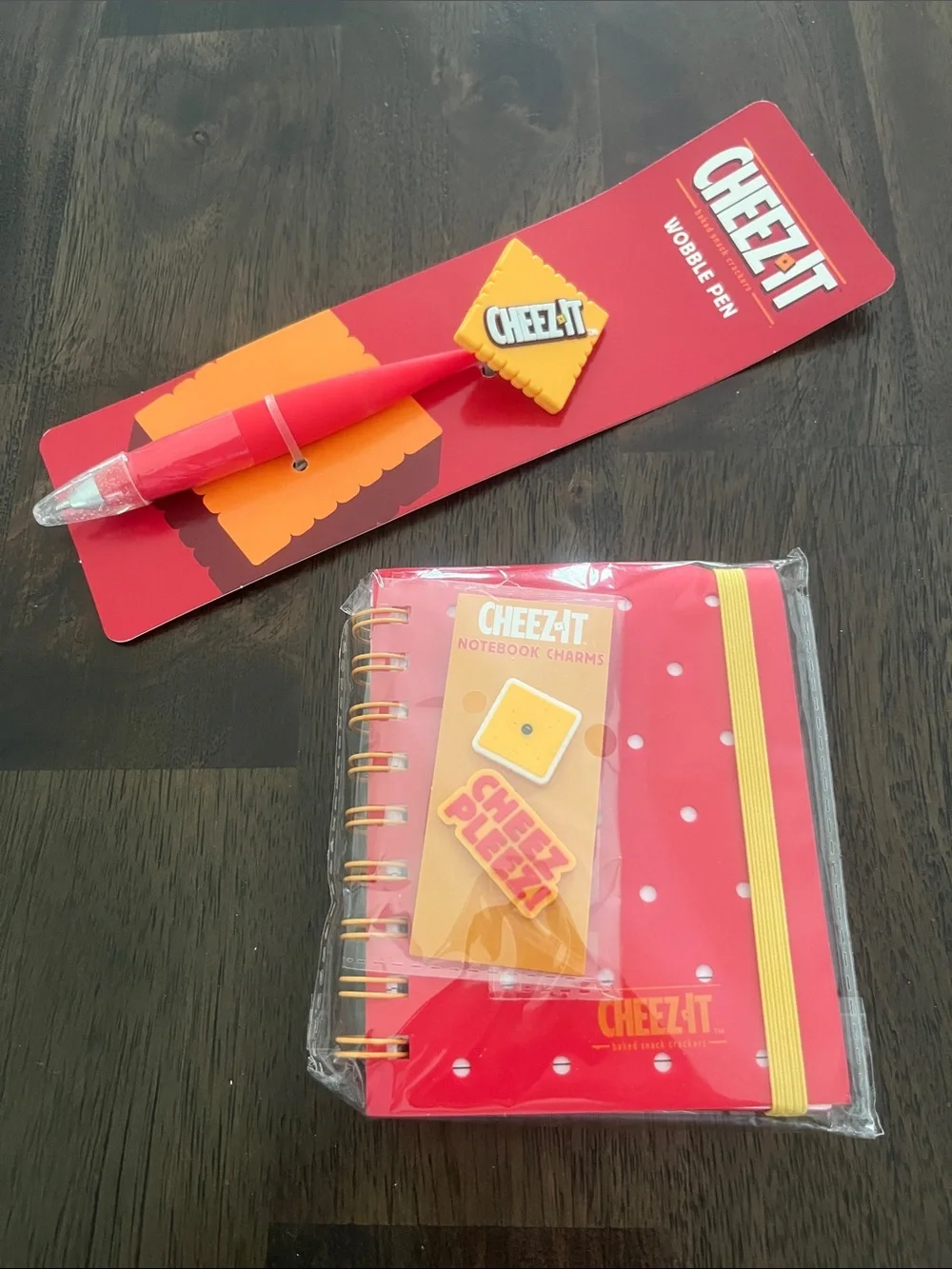 Cheez It Stationary Set Cheez It Wobble Pen & Cheez It Notebook w/ 2 Charms NWT